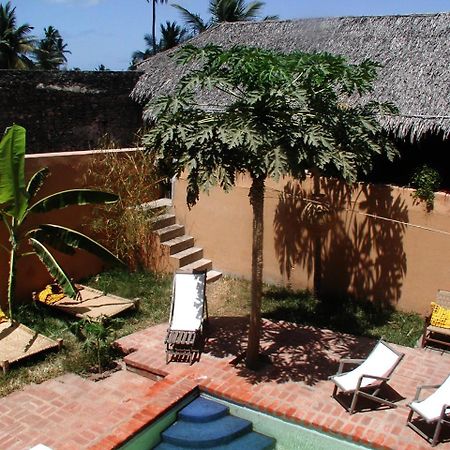 Patio Dos Quintalinhos - Casa Di Gabriele Bed and Breakfast Ilha de Mocambique Buitenkant foto